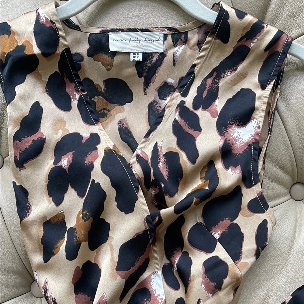Never Fully Dressed Leopard Print Sleeveless Wrap… - image 2